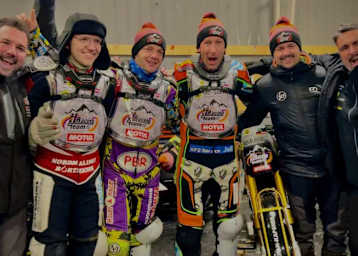 Die siegreichen Fahrer des Inn-Isar-Teams (v.l.): Ove Ledström, Max Niedermaier und Markus Jell