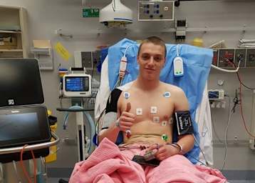 Michael Canducci kann das Smartphone bereits wieder bedienen