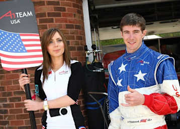 Hildebrand steht für seiner IRL Premiere