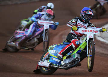 Artem Laguta (vorne) gewann in Daugavpils