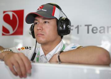 Der junge Kimiya Sato in der Sauber-Box