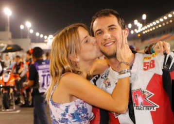Alex Baldolini mit seiner Ehefrau Nuria Ovejero: Ein Kuss vor seinem letzten Rennen in der Supersport-WM 