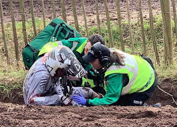 Der Schutzhelm von Brad Anderson wurde völlig zerstört