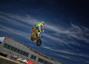 Thomas Chareyre fuhr und sprang zur Pole-Position