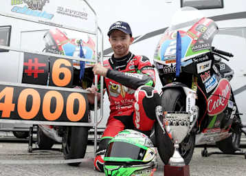 Glenn Irwin gewann zur Sunflower Trophy beide Supertwin-Rennen