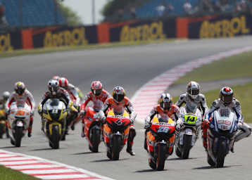 MotoGP: In Silverstone kaum schneller als Superbikes