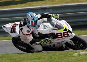 Filip Altendorfer gewinnt sein erstes IDM-Superbike-Rennen