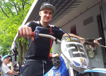 Kevin Würterle auf dem Sandbahn-Motorrad