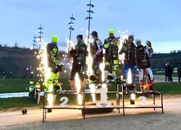 Siegerehrung in Tavullia für Moreia und Chareyre, Rossi und Marini, Bartolini und Baldassarri