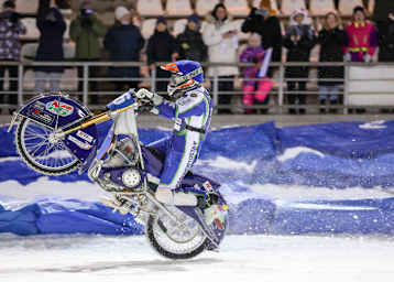 Nikita Bogdanov gewann den ersten Renntag in Togliatti