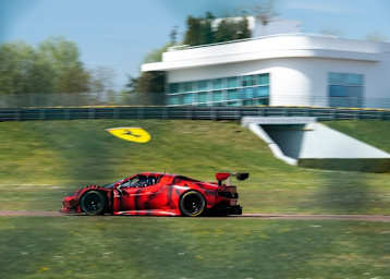 Der neue Ferrari 296 GT3 in Fiorano