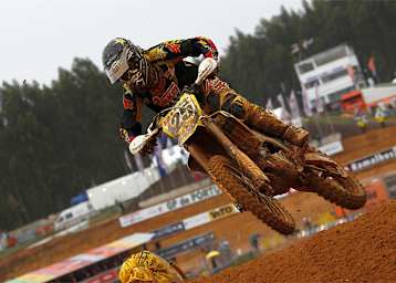 Clèment Desalle siegt trotz Trainingsrückstand