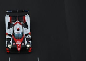 Hier gut zu erkennen: Der doppelten 'Dive Planes' an der Front des Toyota TS050 Hybrid