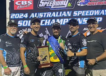 Rohan Tungate (Mitte) ist zum zweiten Mal Australischer Meister