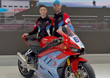 Federico Caricasulo und Valentin Debise bilden das ZXMoto-Fahrer-Duo (v.l.)