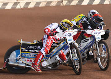 Bjarne Pedersen (vorne) muss sich für den GP verbessern