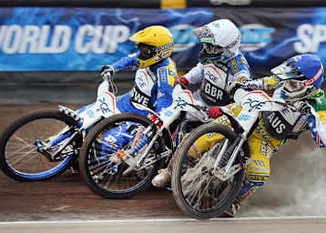 Scott Nicholls (Mitte) verstärkt Güstrow