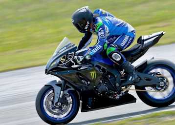 Anthony West bei Testfahrten mit seiner Yamaha R1