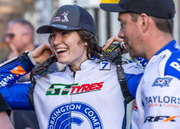 Celina Liebmann (li.) hat sich England gut eingelebt