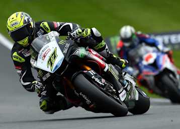 Erster Saisonsieg für James Ellison