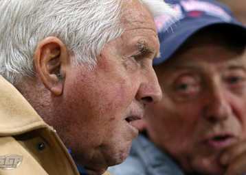 Sir Barry Briggs (li.)