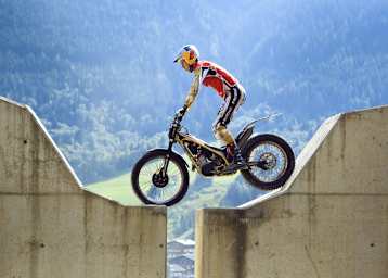 Adam Raga will nach dem Titel greifen