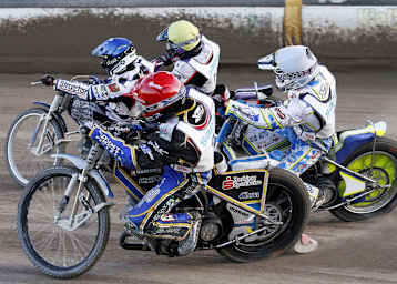 Bjarne Pedersen (rot) ist zurück im Grand Prix