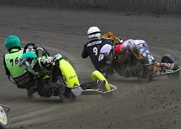 Ungewohntes Bild: Marco Hundsrucker im neongelben Gespann von Thomas Kunert