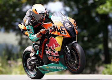Martin Bauer gewinnt den zweiten Superbike-Lauf