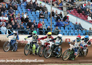 Danil Klima (li.) startete im Finale gut, Norick Blödorn (blau) nicht