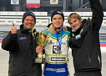 Luca Bauer (Mitte) gewann zum zweiten Mal Bronze