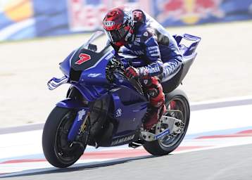 Augusto Fernandez mit der V4-Yamaha in Misano