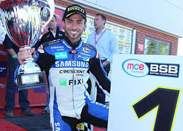 John Hopkins: Comeback mit Doppelsieg in Donington Park