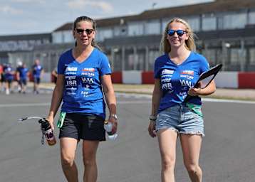 Lucy Michel (re.) mit ihrer Mama