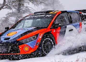 Thierry Neuvilles bei Testfahrten in den französischen Alpen 