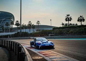 Antares Au, Loek Hartog und Huub van Eijndhoven siegen im Porsche 911 GT3 R