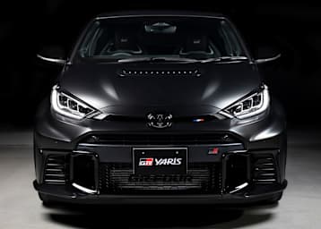 Reminiszenz an Sebastien Ogier: Das Emblem der Tricolore im Frontbereich