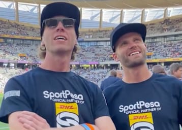 Darryn und Brad Binder bei einem Rugby-Spiel in Kapstadt