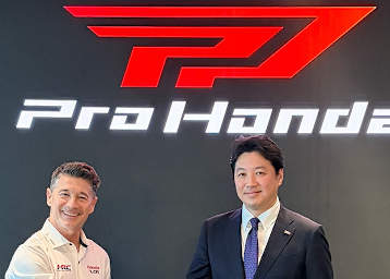 LCR-Boss Lucio Cecchinello und Kotaro Shimizu (Honda)