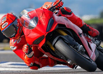 Marc Marquez beim Training auf der Ducati Panigale V2 MM93