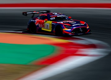 Max Verstappen auf der Strecke in Portimão