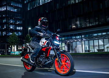 Yamaha MT-125 des 2027er Jahrgangs in neuer Farbkombination Redline White