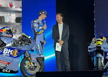 Alex Marquez in Sepang mit MotoGP-Reporter Jack Appleyard