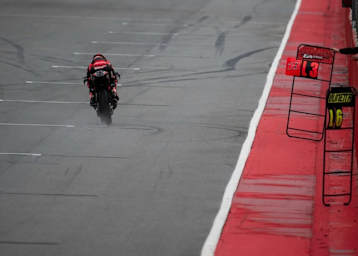 Portimao-Test: Einsame Runden auf nasser Piste