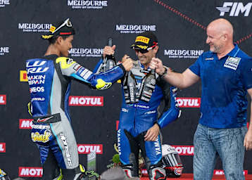 Aldi Mahendra, Albert Arenas und AS-Racing-Boss Andrea Quadranti (v.l.)