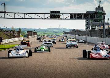 Der ADAC Historic Cup Ost startet auf dem Sachsenring im DTM-Programm