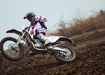 Bimota BX450: Vollwertige Rennsport-Enduro auf Kawasaki-Basis