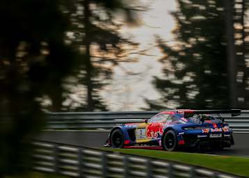 Der Verstappen Racing Mercedes-AMG GT3 im Red Bull-Design