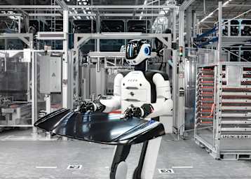 Aufgabe für Roboter: Karosserieteile rumschleppen und platzieren