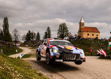 Thierry Neuville übernahm am zweiten Tag die Führung
